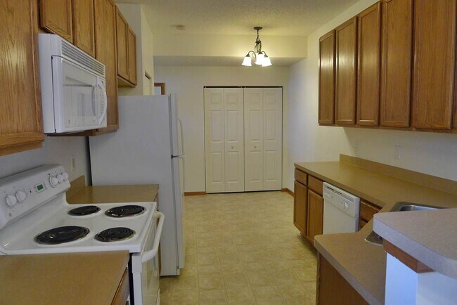 Building Photo - 1626 Liberty Cir