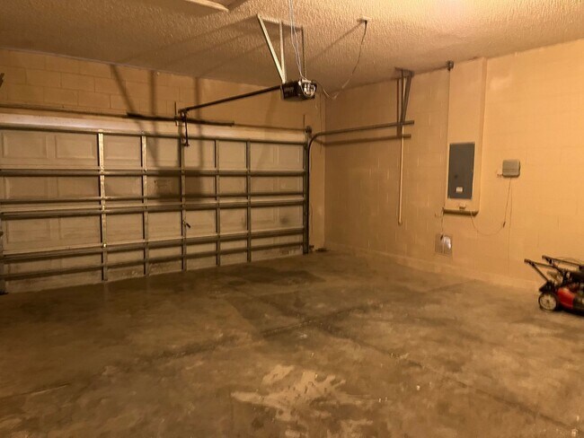 Foto del edificio - 2 Story Home. 3bed/3bath home/bonus room