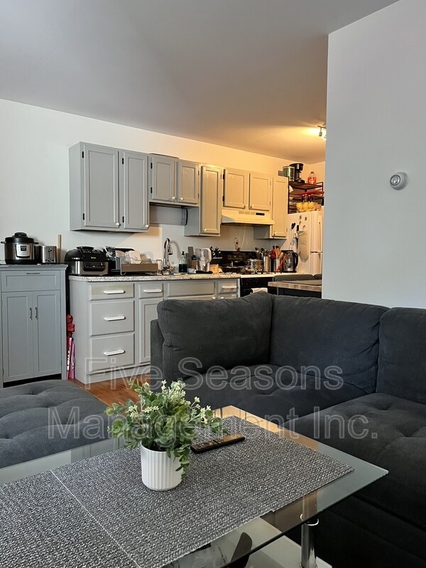 Foto del edificio - 358-360-360 N Winooski Ave