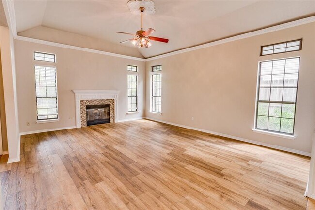 Foto del edificio - 2515 Stratford Dr
