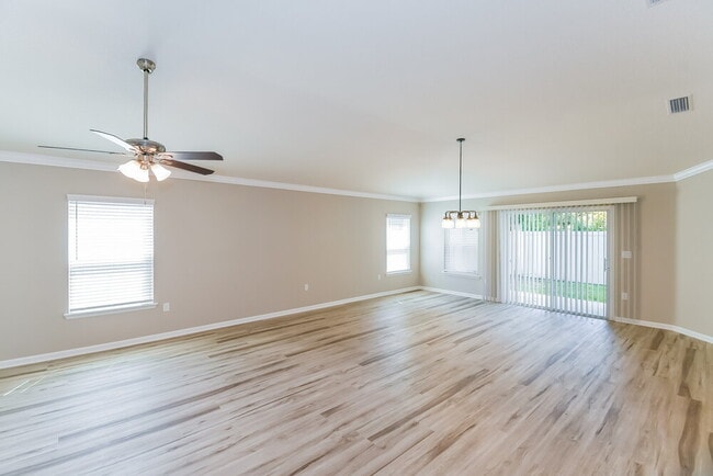 Building Photo - 12410 Sea Island Dr