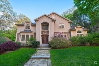 Building Photo - 40 Druid Hill Rd