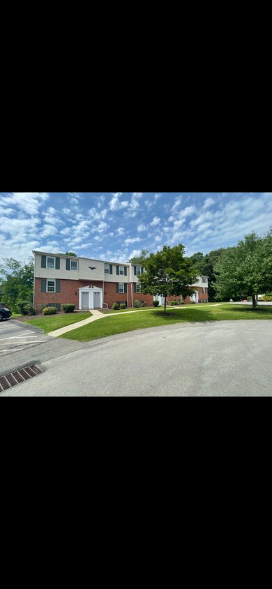 Foto principal - 329 Bellford Ct