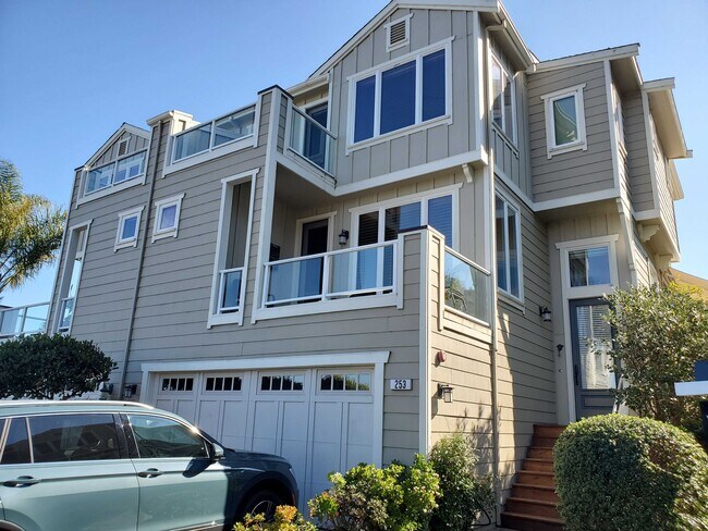 Building Photo - 253 Trinidad Dr