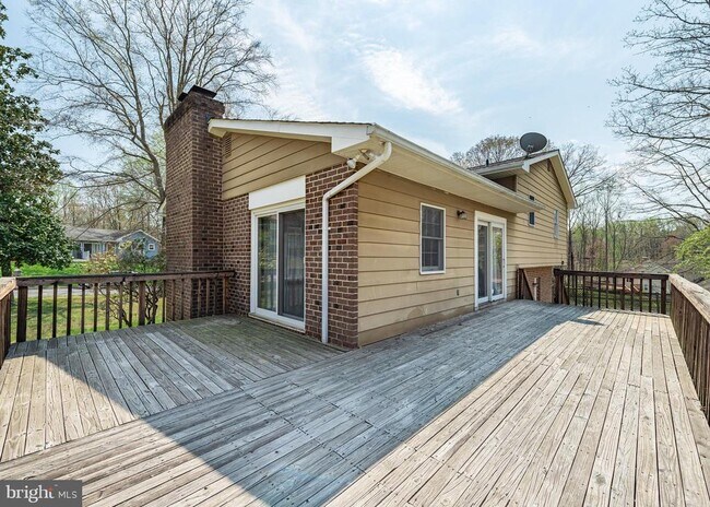 Building Photo - 410 Heitzman Rd