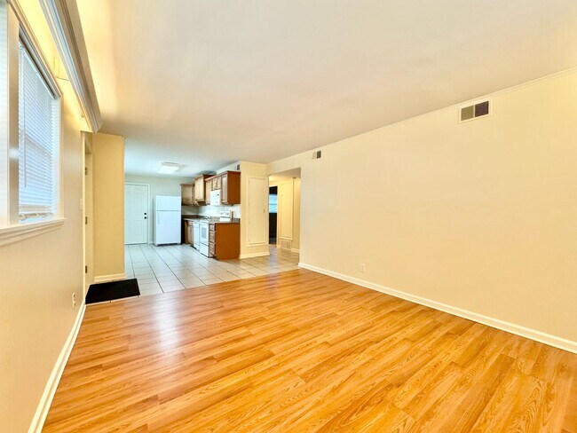 Foto del edificio - 912 Englewood St