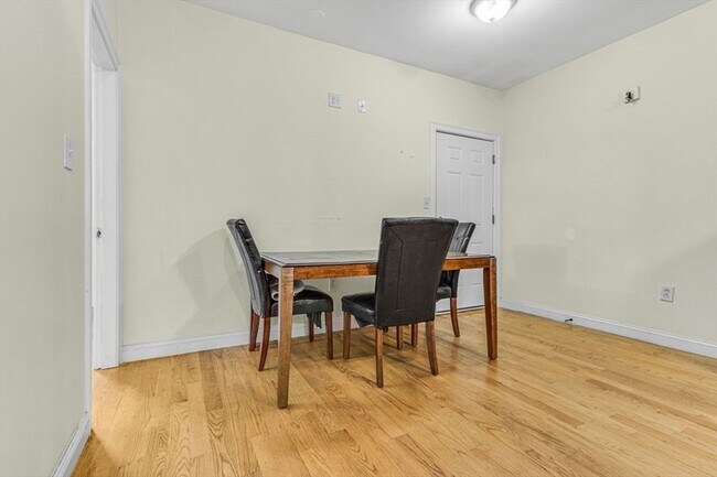 Foto del edificio - 48 Dudley St