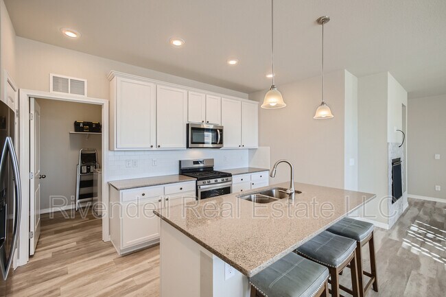 Foto del edificio - 5805 Wild Rye Dr