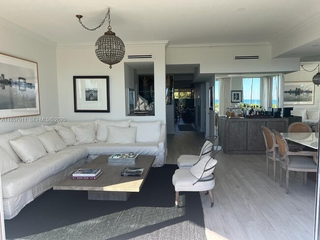 Foto del edificio - 201 Crandon Blvd