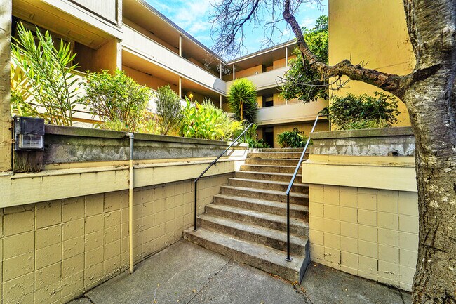 Foto del edificio - 1453 Neotomas Ave
