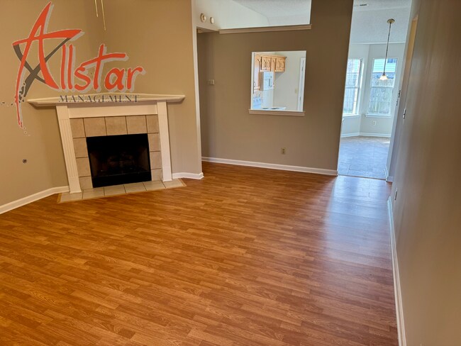 Foto del edificio - 8289 Clubview Dr