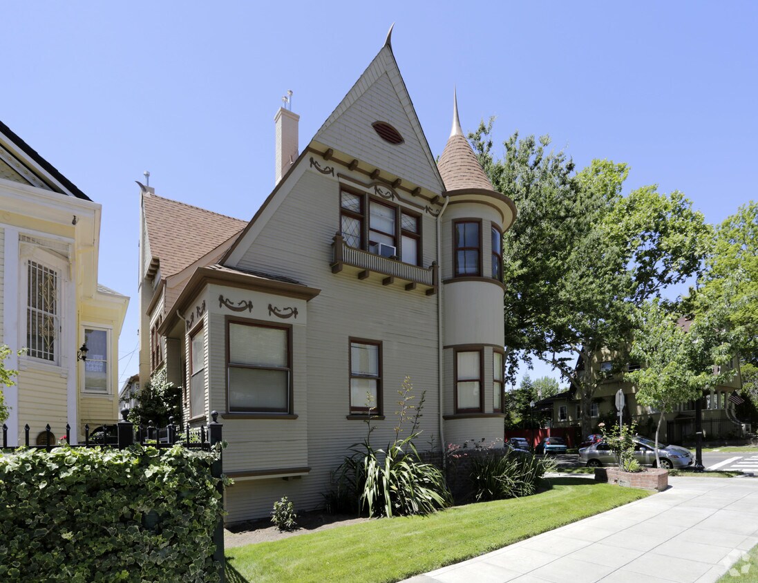 Building Photo - 2600 N St