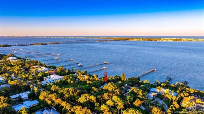 Building Photo - 62 S Sewalls Point Rd