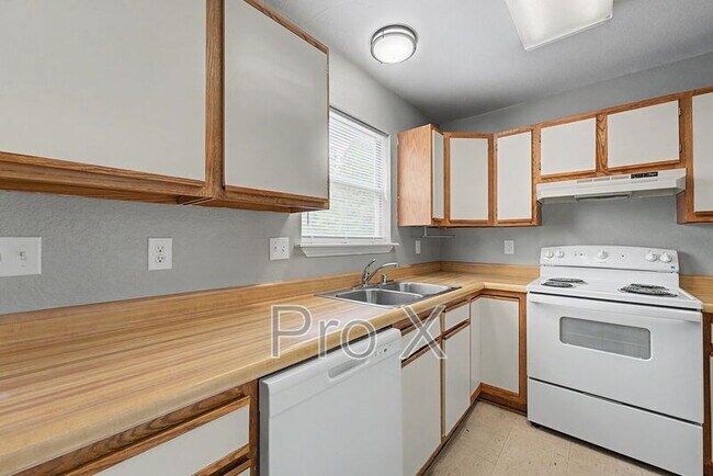 Building Photo - 1364-1454 S Sequoyah Ct