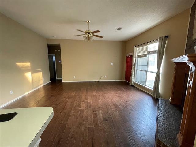 Building Photo - 327 Woodglen Dr