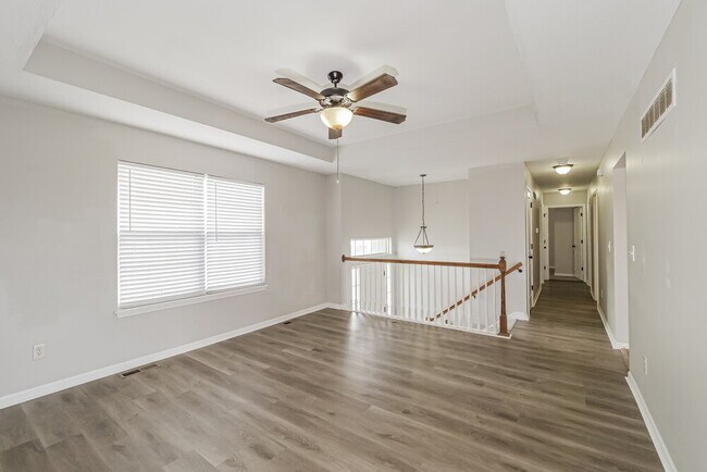 Foto del edificio - 708 Fall Creek Dr