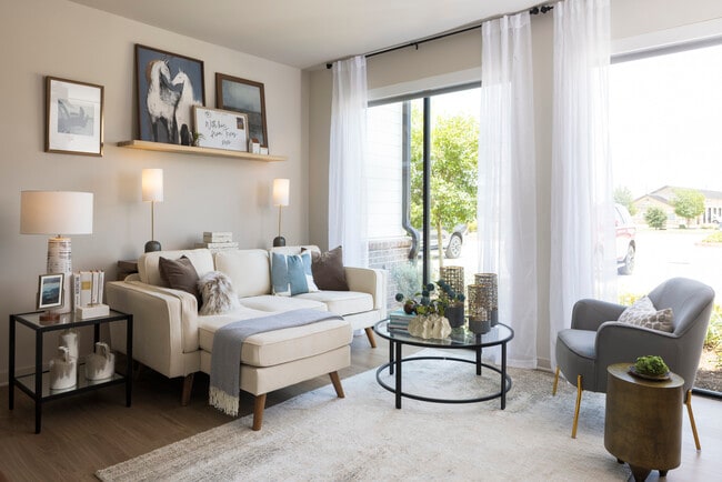 Building Photo - Broadstone Creekside