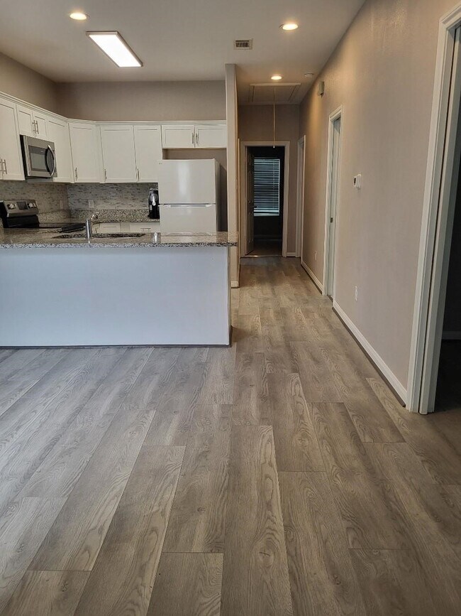 Foto del edificio - 16945 Glenheath St