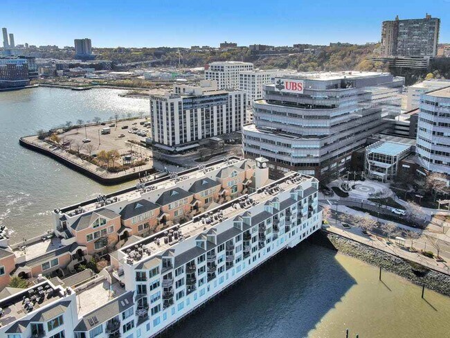 Building Photo - 600 Harbor Blvd