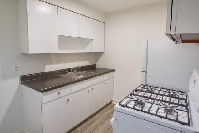 Building Photo - 600 Allenby Ave