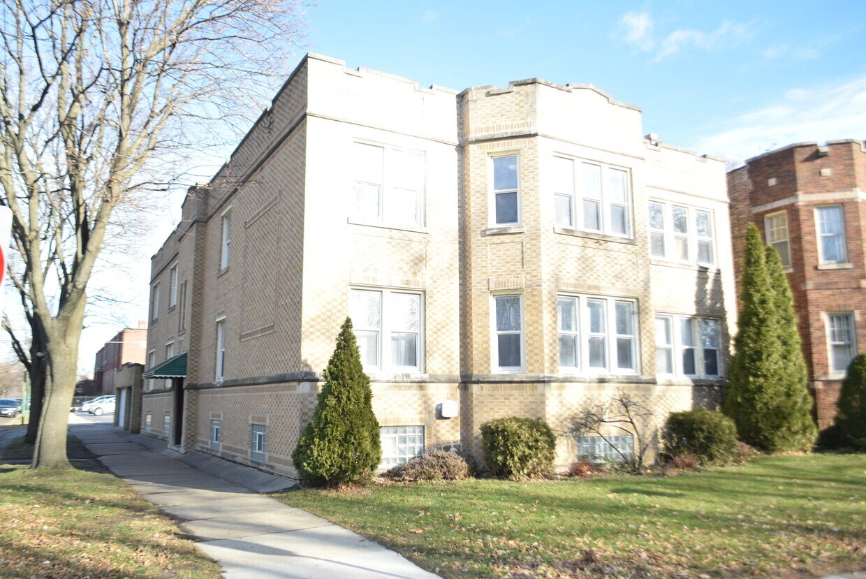 2454 W 113th St Unit 1N, Chicago, IL 60655 Condo for Rent in Chicago