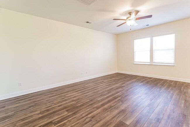 Foto del edificio - Stunning 4 Bedroom in Hanahan, SC!