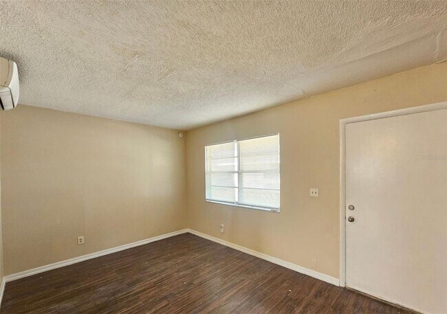 Foto del edificio - 201 Northwest Jefferson Cir N