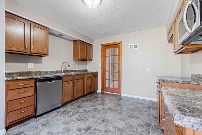 Foto del edificio - 123 Oak Knolls Ave E