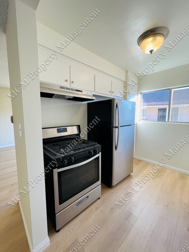 Unit #7 Kitchen - 11686 Darlington Ave