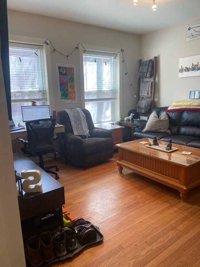 Foto del edificio - 3608 N Oakley Ave