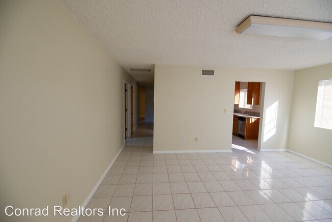 Building Photo - 4 br, 2 bath House - 6631 Naomi Ave