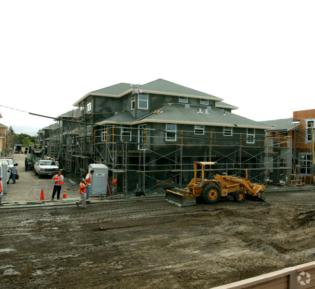 Building Photo - The Arbors