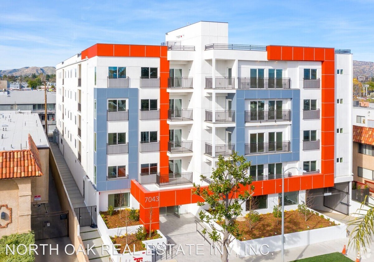 Foto principal - 7043 Jordan Ave
