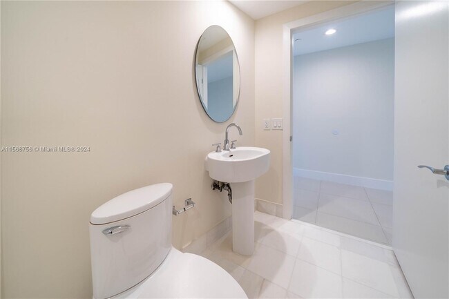 Foto del edificio - 2950 NE 188th St