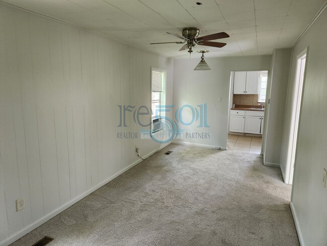 Building Photo - Great Apartment In Hillcrest across from Scott Field!!!!!