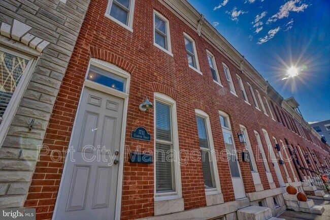 Foto del edificio - 1711 Clarkson St