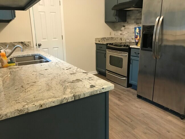 Foto del edificio - 5216 Walnut Grove Ln