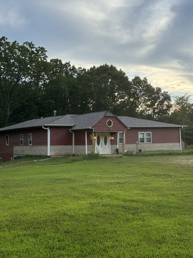 Building Photo - 134 River Bend Rd