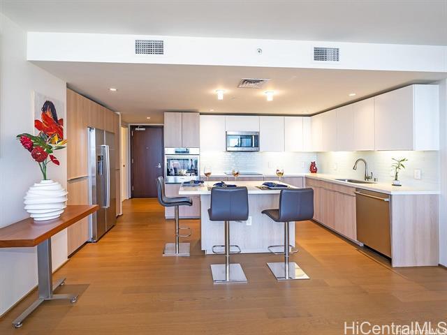 Foto del edificio - 888 Kapiolani Blvd