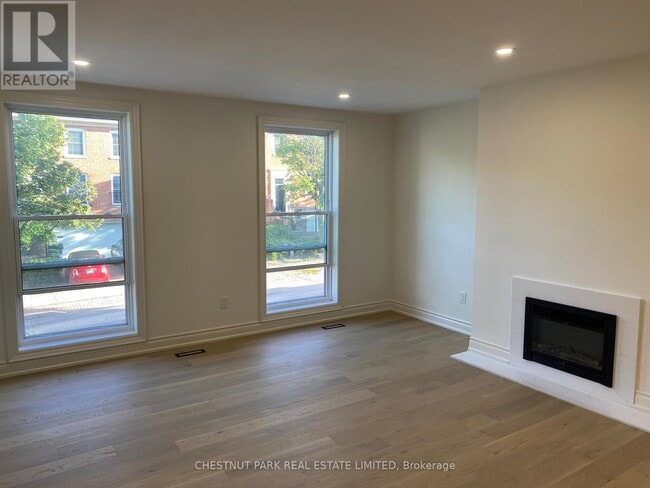 Building Photo - 6 Mallingham Ct