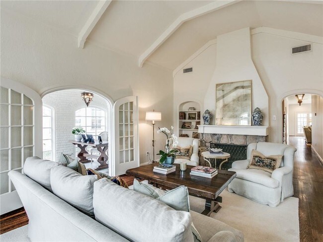 Building Photo - 4229 San Carlos Dr