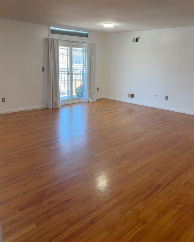 Building Photo - 1157 67th St