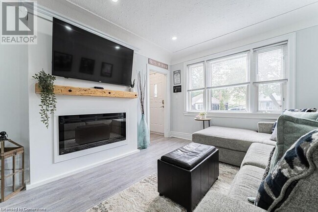 Photo du bâtiment - 73 W 3rd St