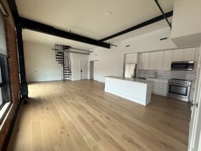 Building Photo - 500 South St