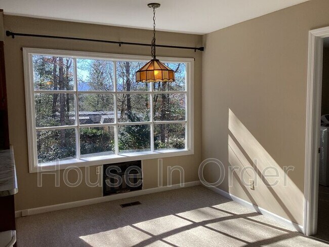 Building Photo - 112 Crooked Creek Rd