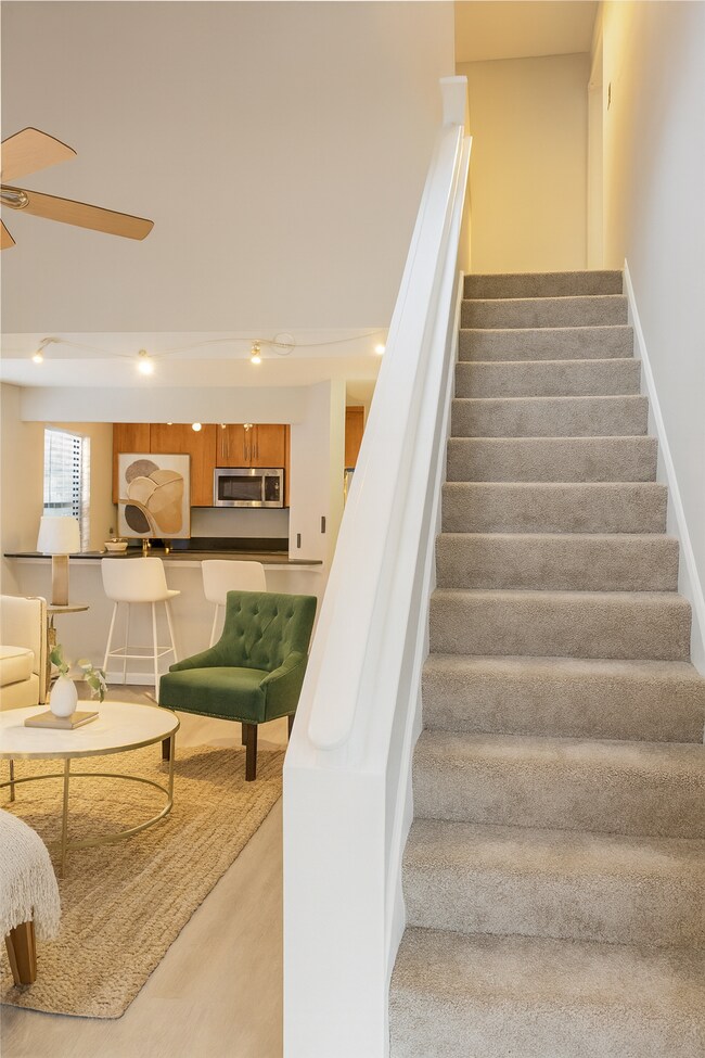 Building Photo - 2425 Loran Ct