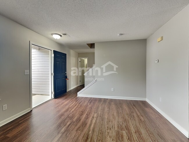 Building Photo - 103 Granary Dr