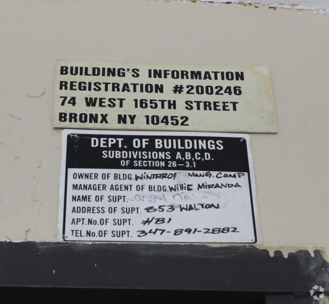 Foto del edificio - 74 W 165th St