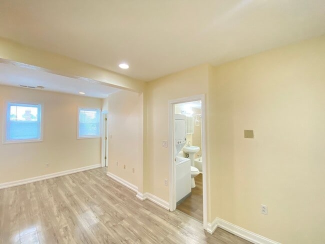 Building Photo - 289 Merrimack St