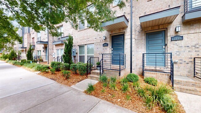 Building Photo - 3804 Sky Haven Dr